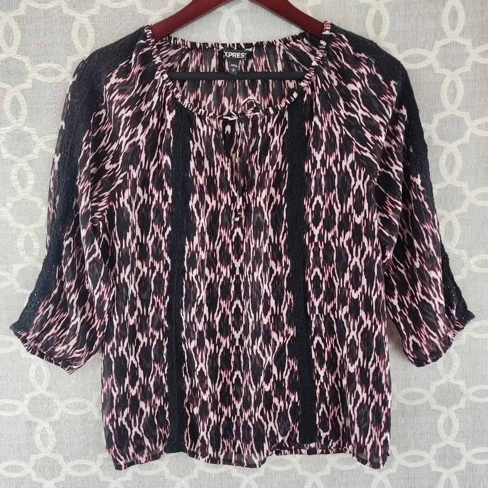 Express Pattern 3/4 Sleeve Keyhole Blouse SP